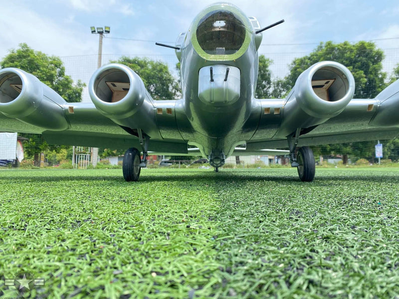 B-17 Flying Fortress 125" Silver