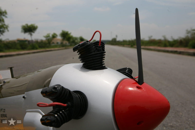 close up view of the cowl and propeller